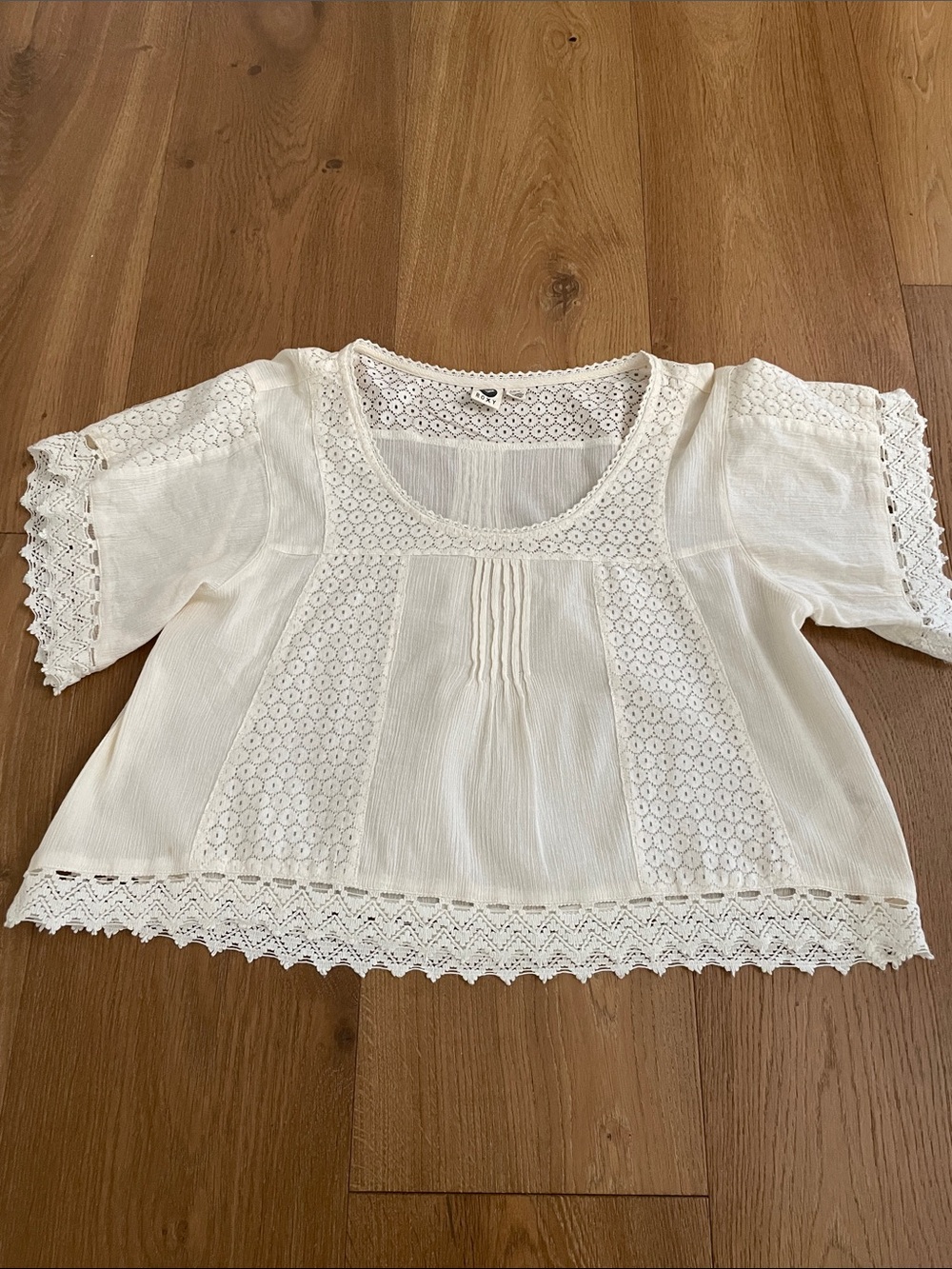 Roxy White Lace-Trim Short Sleeve Peasant Top